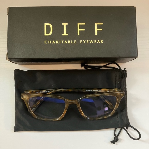 Diff Blue Blue Light Tortoiseshell Glasses - Picture 2 of 4